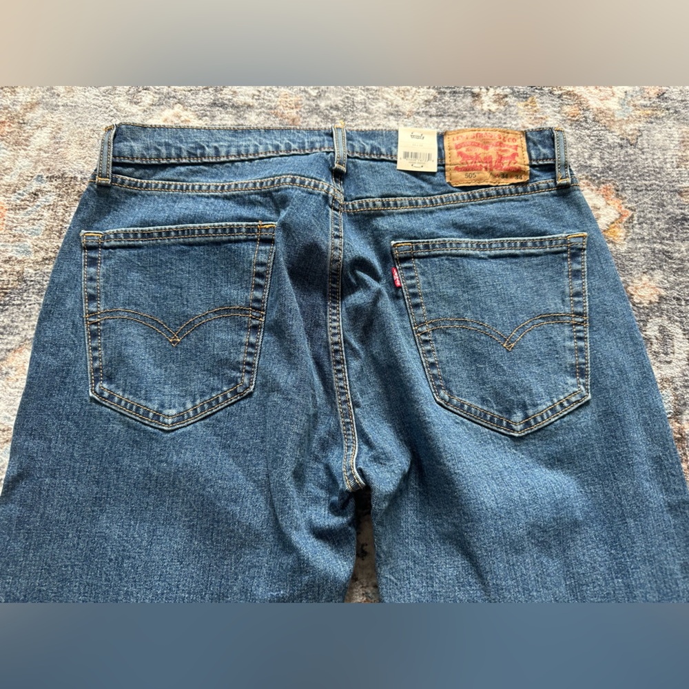 NWT Levi’s 505 Straight Fit Medium Wash Jeans - Size 34x34 - Picture 2 of 13